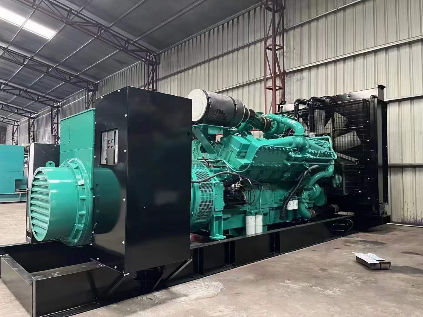 潼关如何降低 800kW 柴油发电机输出电流的波动？