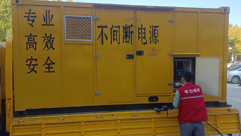 潼关柴油发电机组和UPS电源配合使用时，如何避免切换过程中的电力中断？